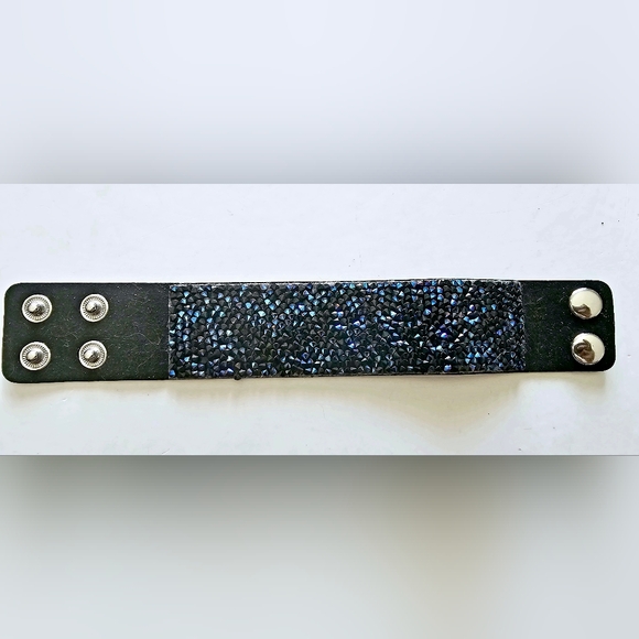 Blue sparkle textured faux stone wrist band bracelet - Picture 3 of 7